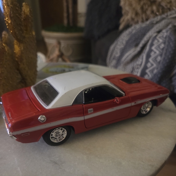 Collectible Automobile - Picture 4 of 14